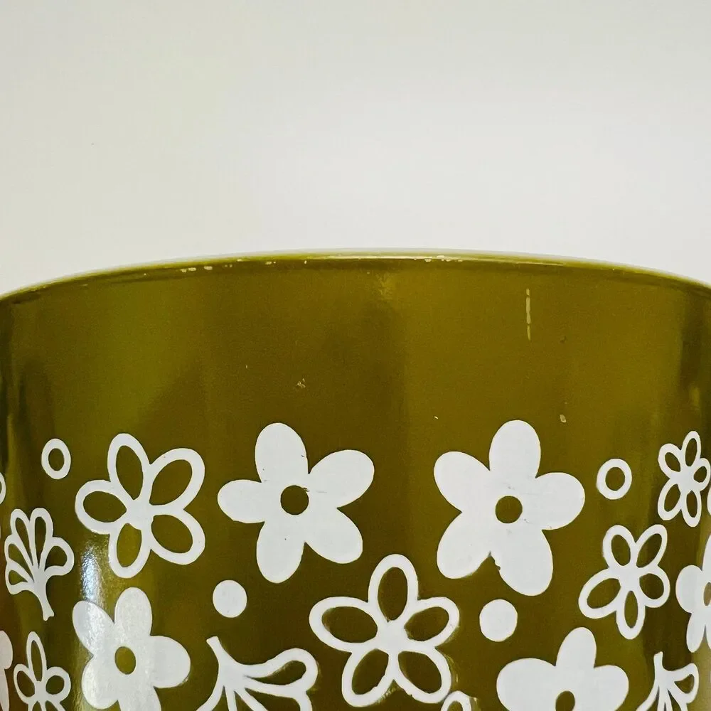 PYREX Green White Spring Blossom Crazy Daisy 473 Casserole Dish 1 Qt. With Lid